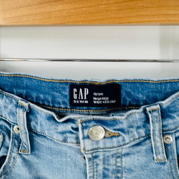 GAP High Rise Wide Leg Crop Jeans Light Wash Raw Hem Denim Size 12R - Picture 3 of 9